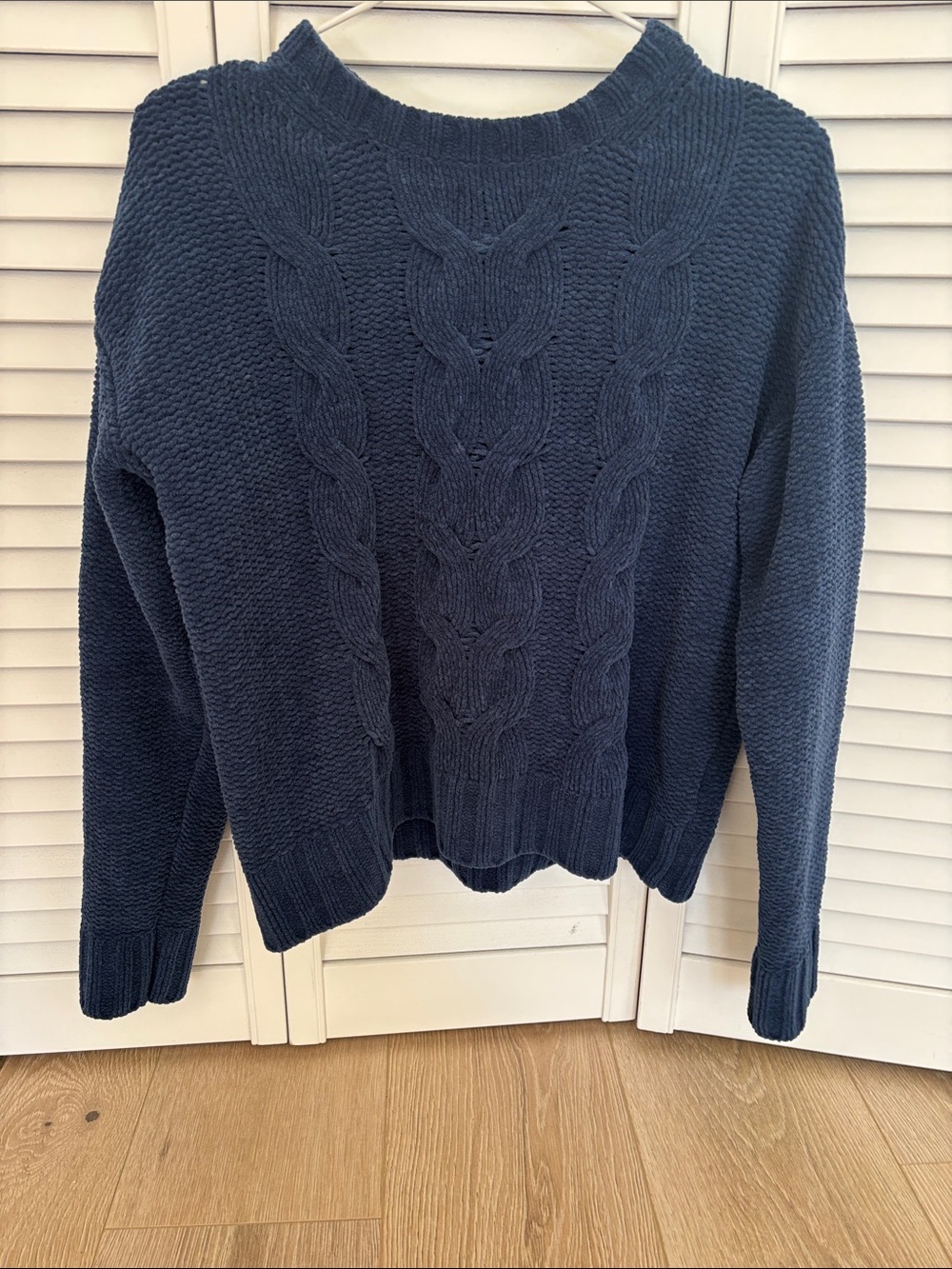 American eagle oversized Women's Navy blue Cable Knit Sweater chenille
